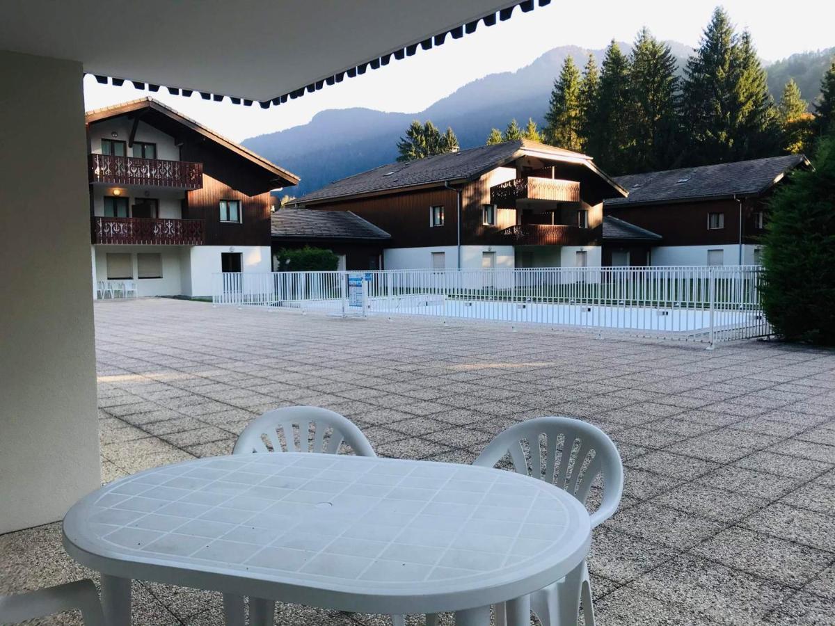 Appartement Confortable Avec Piscines, Terrasse Et Parking A Samoens - Fr-1-629-100 エクステリア 写真